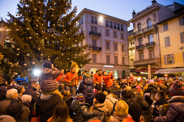 comer-see-abc/images/natale-in-piazza-1.jpg