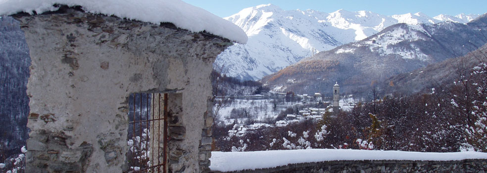 Winter impression Lago di Como Livo Mountains